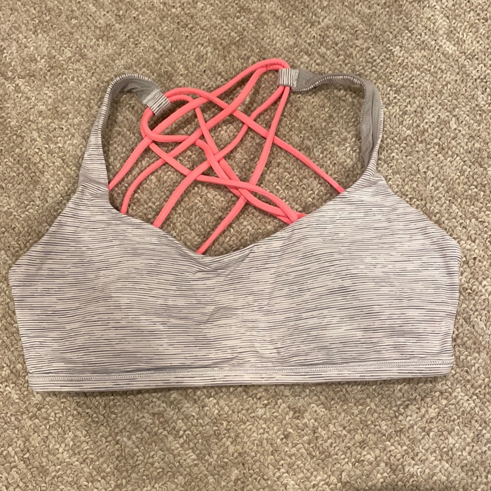 Lululemon sports bra